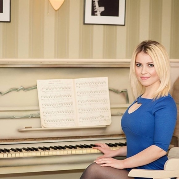 Meet your Posher, Aria - Picture 1 of 1